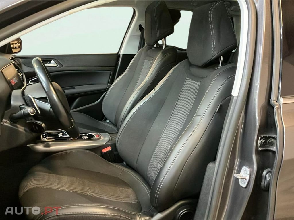 Peugeot 308 1.5 BlueHDi Style EAT8