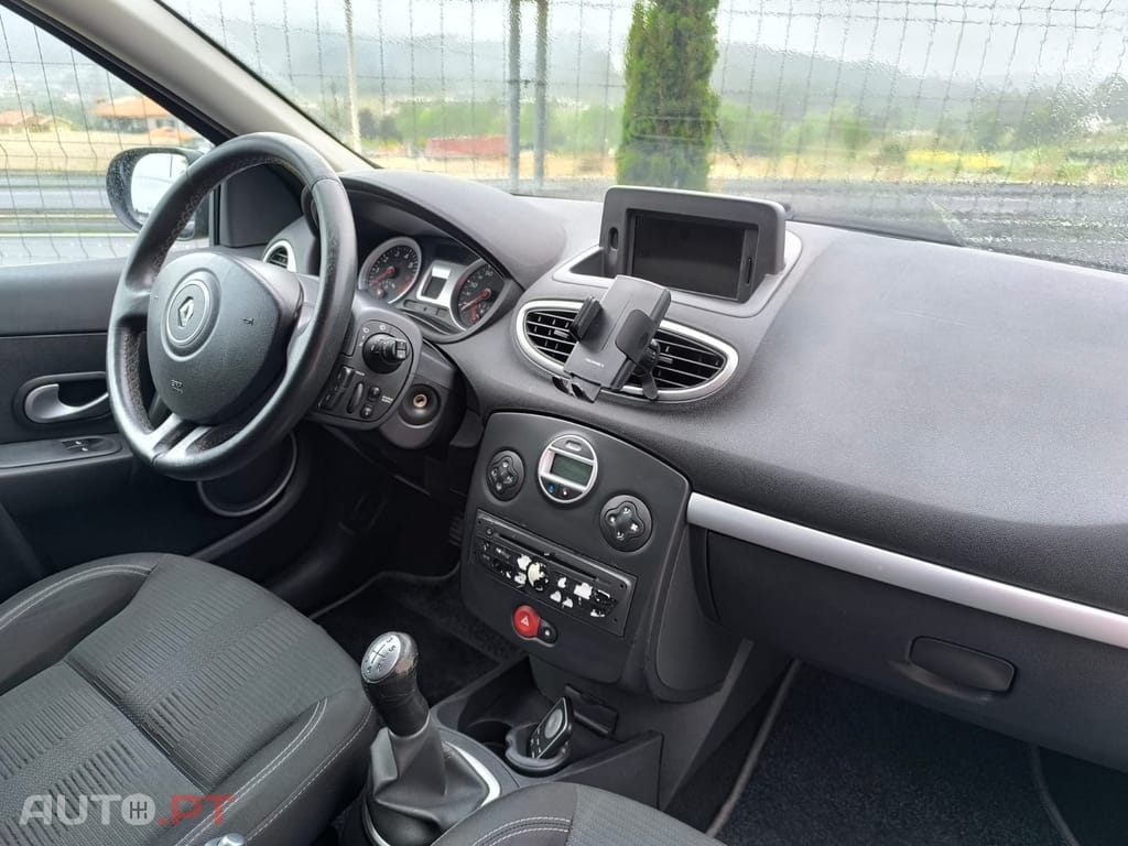 Renault Clio 1.2 16V Privilège Luxe