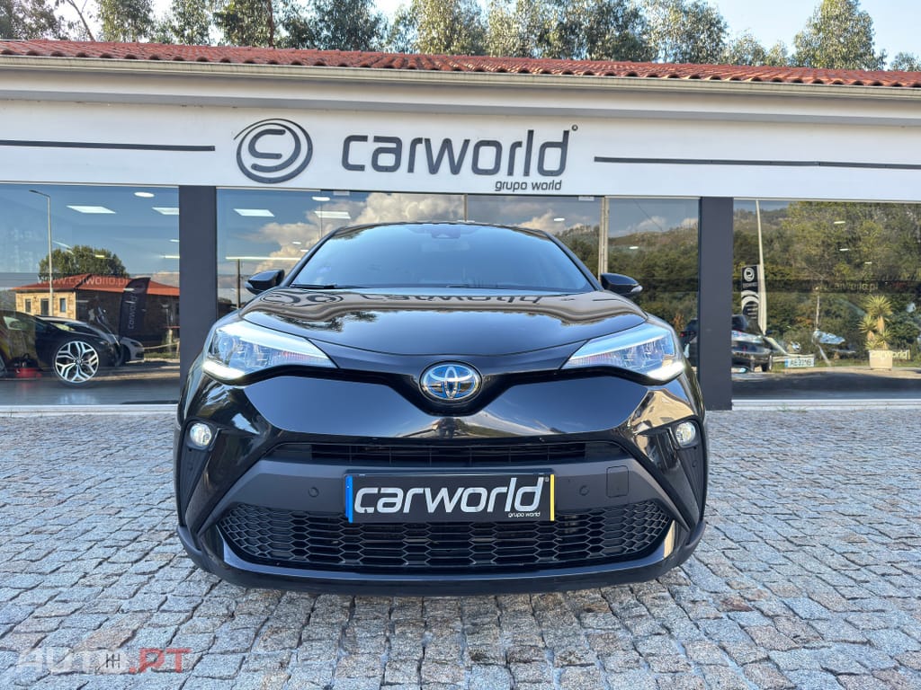 Toyota C-HR 2.0 Hybrid Square Collection