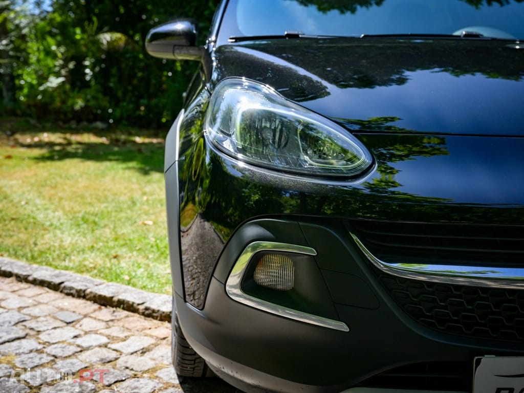 Opel Adam 1.0 T Rocks