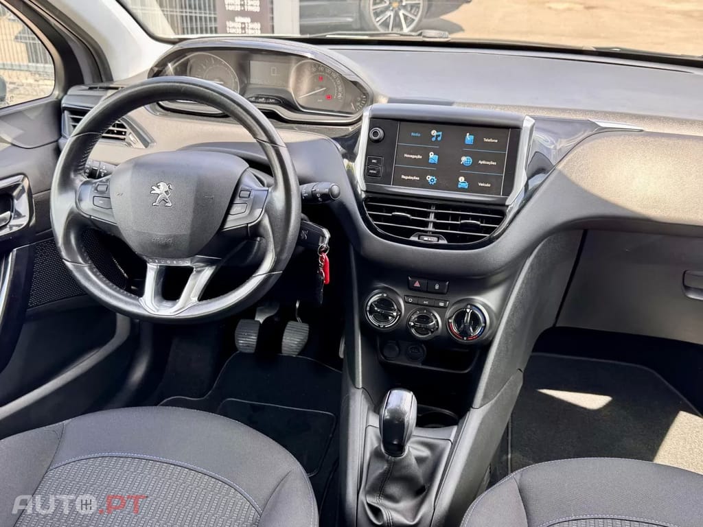 Peugeot 208 1.2 PureTech Signature