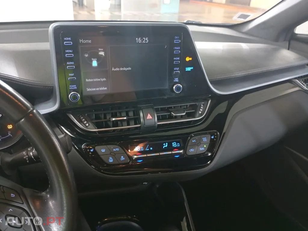 Toyota C-HR 1.8 Hybrid Square Collection