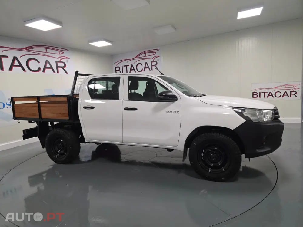 Toyota Hilux 2.4 D-4D 4WD CD CH