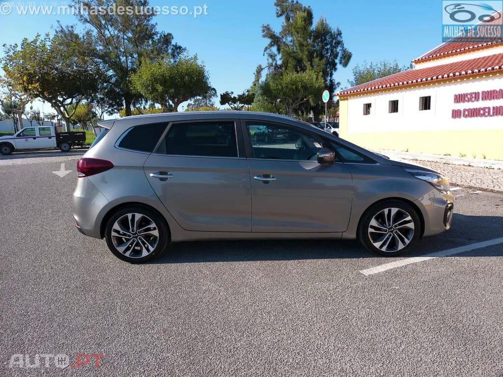 Kia Carens 1.7 CRDI ISG TX 7 Lug