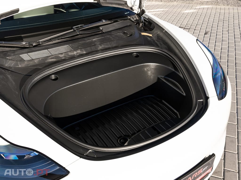 Tesla Model 3 RWD