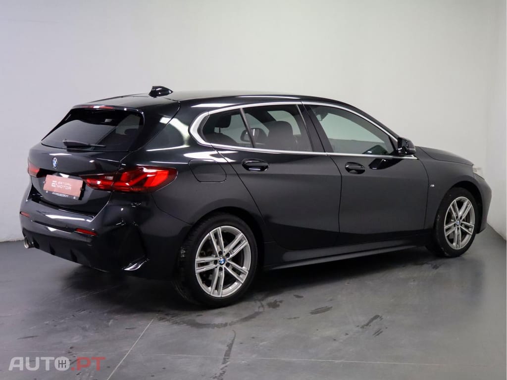 BMW 118 i Pack Desportivo M Auto