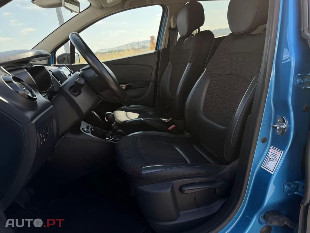 Renault Captur 1.2 TCe EDC Energy — fotografia 17