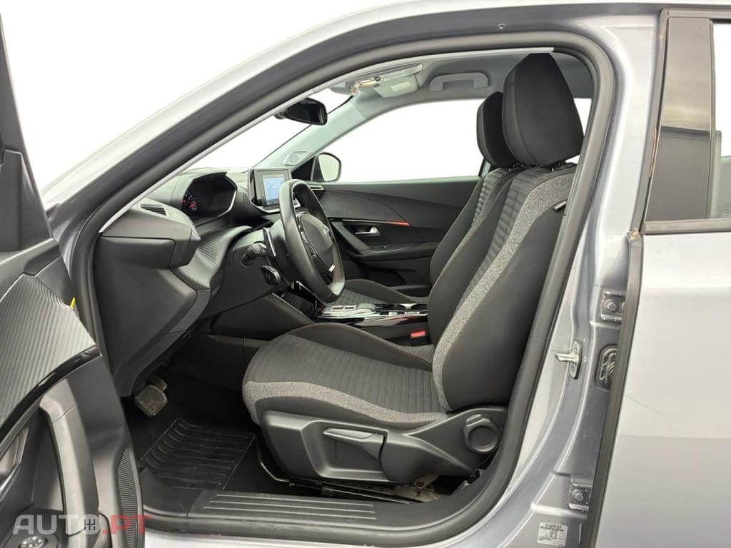 Peugeot 2008 1.2 PureTech Active Pack EAT8