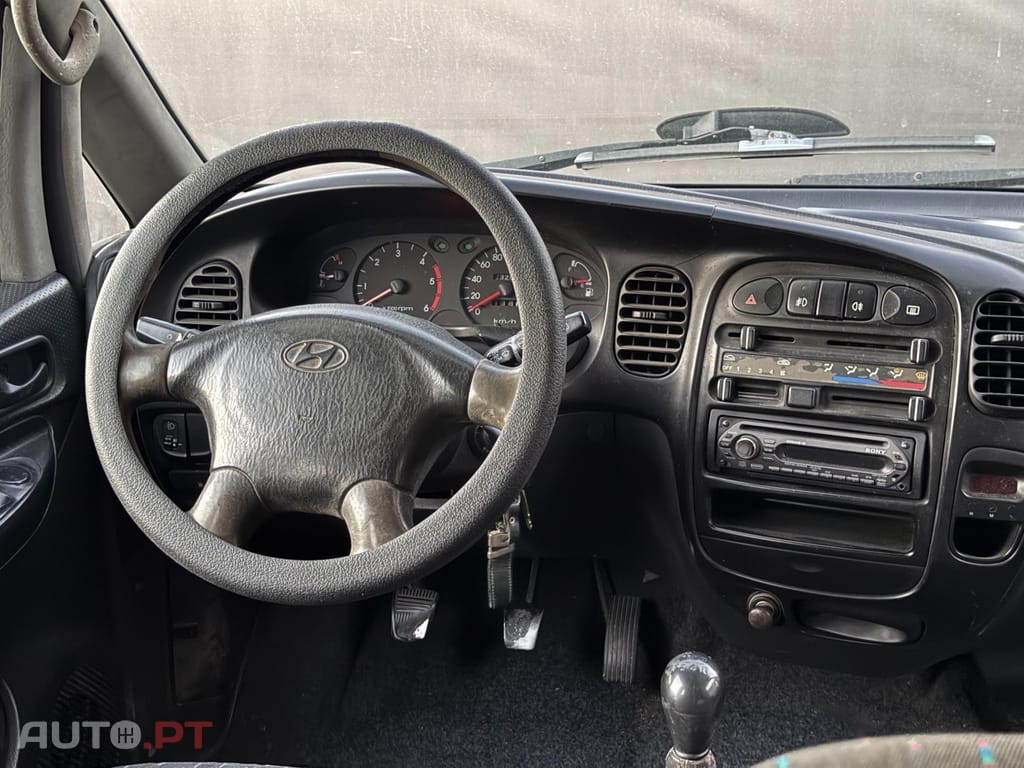 Hyundai H-1 2.5