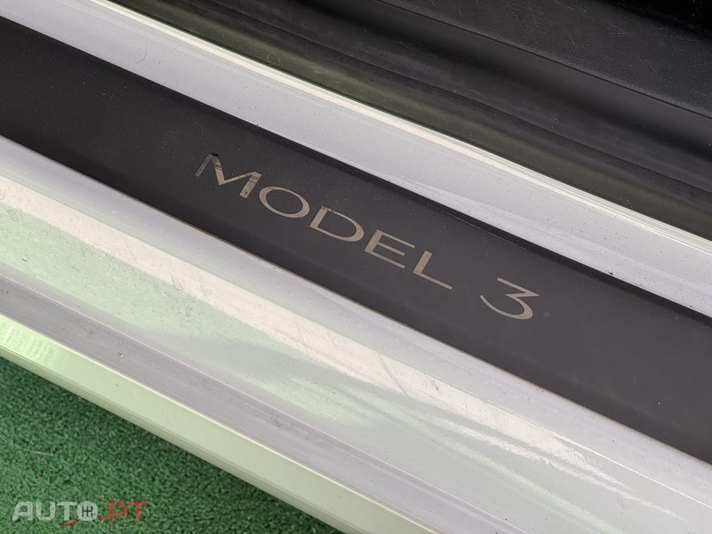 Tesla Model 3 Standard Range Plus RWD
