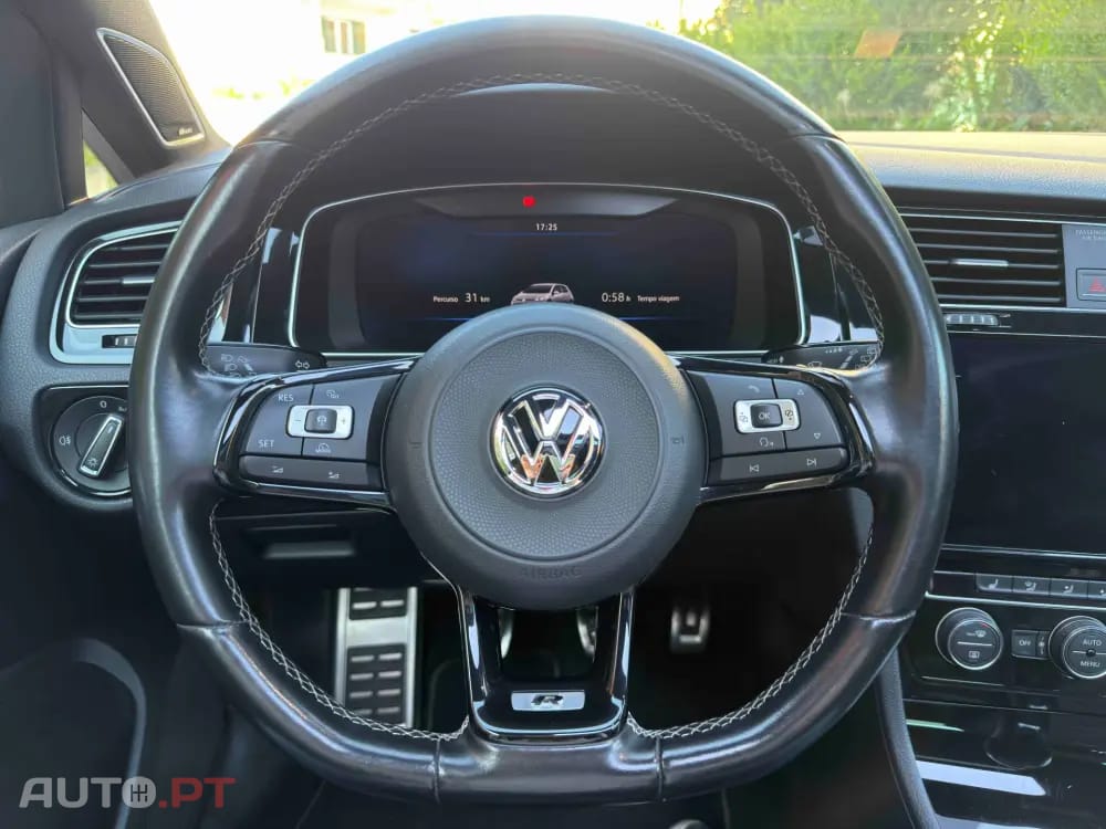 Volkswagen Golf R 4Motion (BlueMotion )