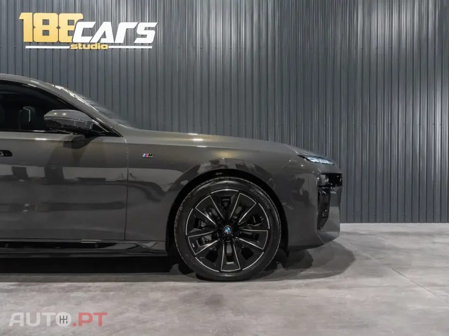 BMW 750 750e xDrive Pack Desportivo M