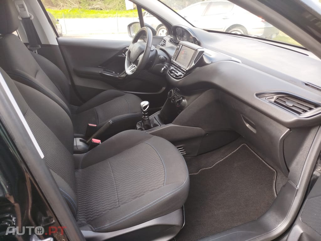 Peugeot 208 1.5 BlueHDi Signature