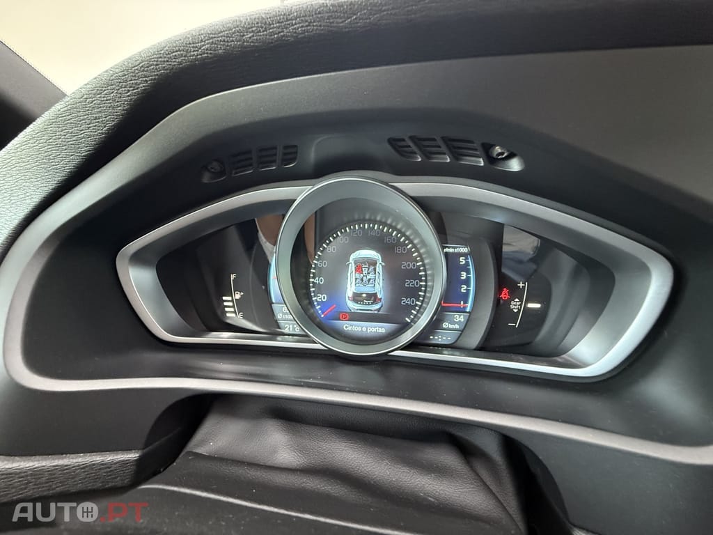 Volvo V40 1.6 D2 R-Design Momentum