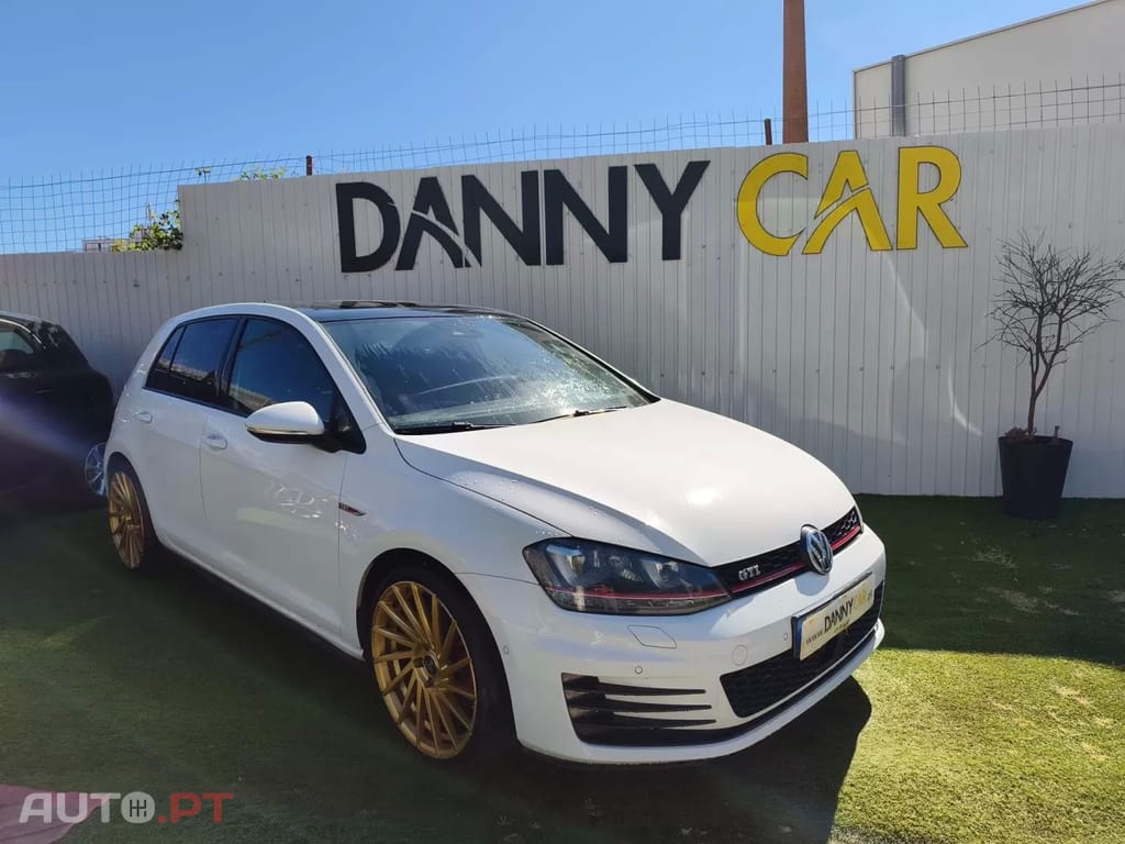 Volkswagen Golf GTI Performance BlueMotion DSG