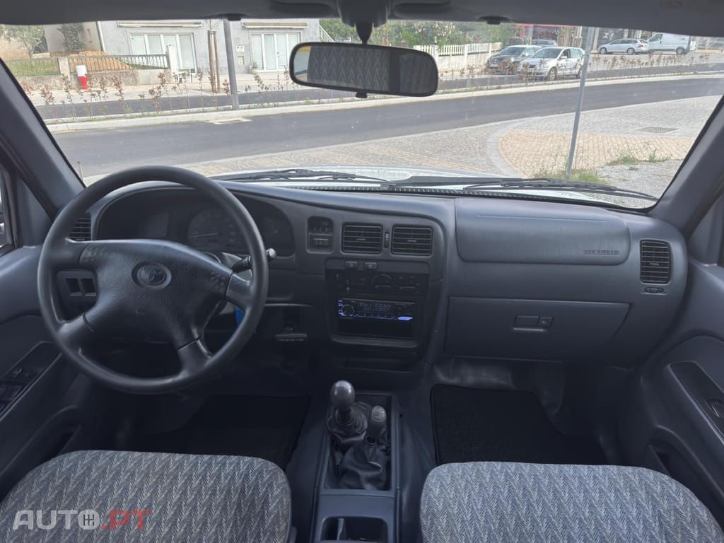 Toyota Hilux 2.5 D-4D 2WD CD AC