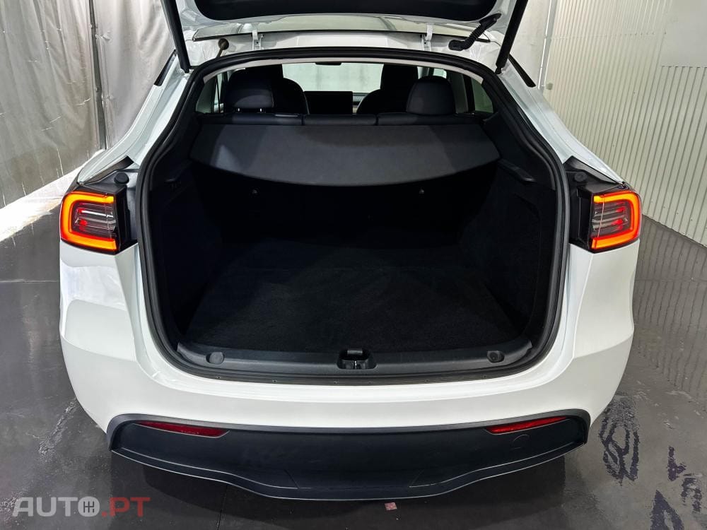 Tesla Model Y Long Range Dual Motor AWD