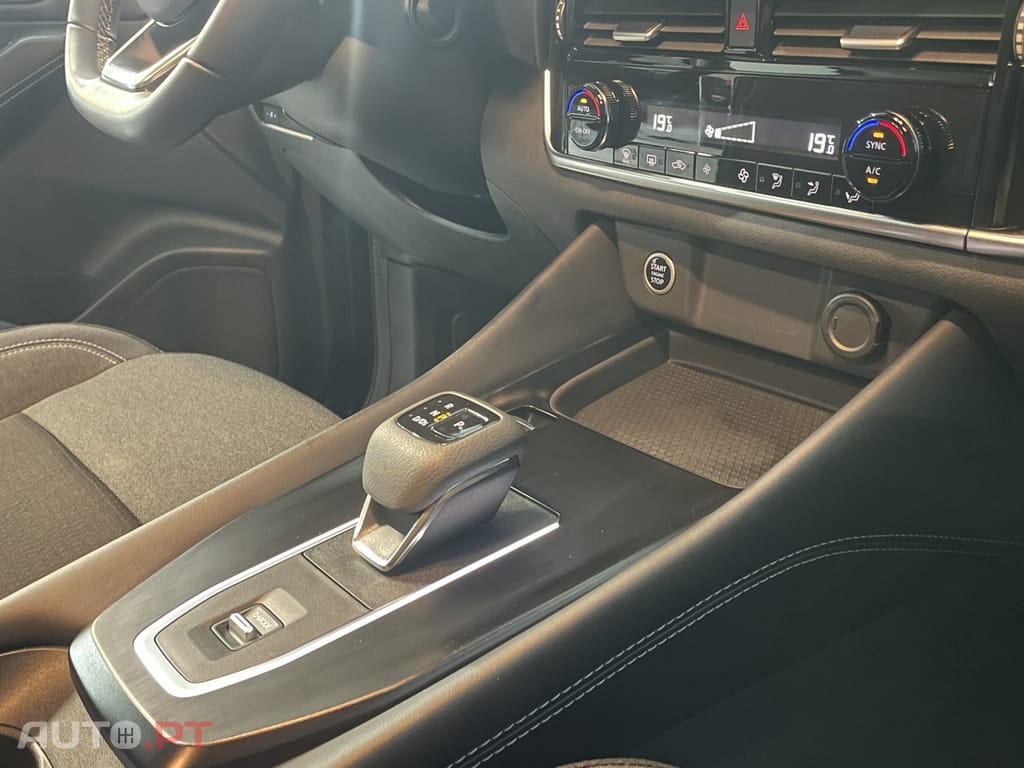 Nissan Qashqai 1.3 DIG-T N-Connecta LED Xtronic