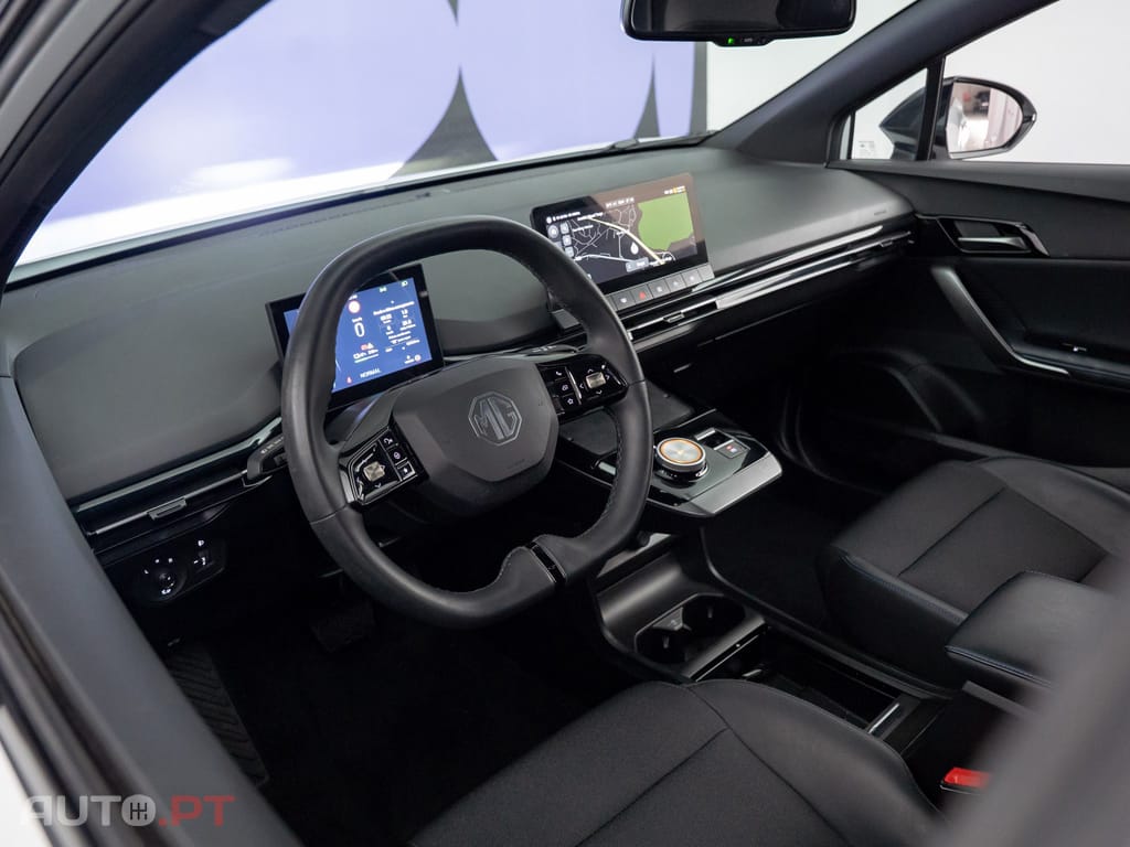 MG MG4 77 kWh Extended Range Luxury