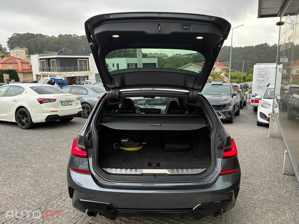 BMW 330 Pack M Auto Plug-In
