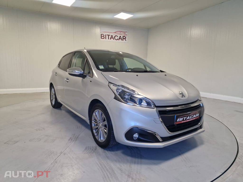 Peugeot 208 1.2 STYLE