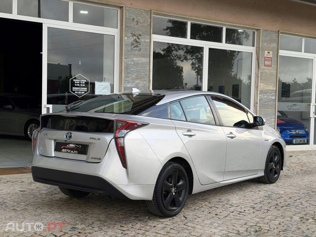 Toyota Prius 1.8 Luxury Touch&Go