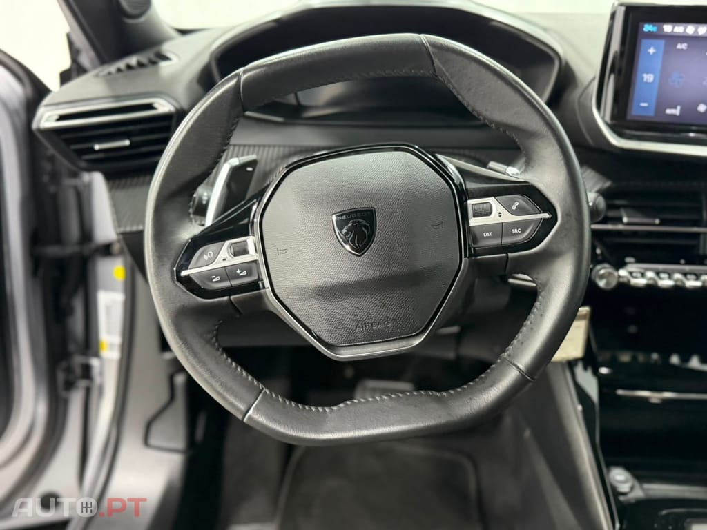 Peugeot 2008 1.2 PureTech Allure EAT8