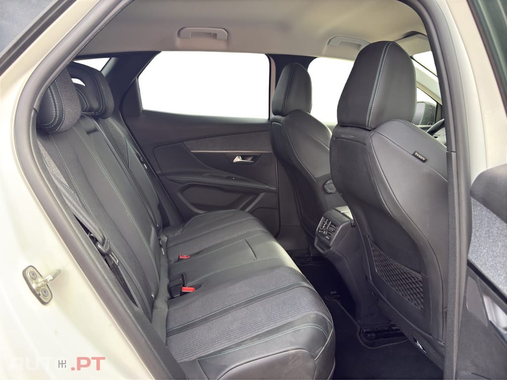 Peugeot 3008 1.6 Hybrid Allure e-EAT8