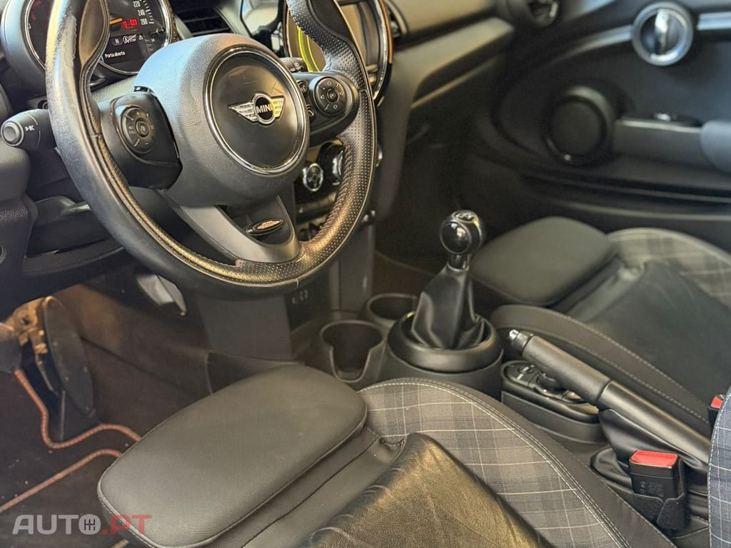 MINI Cooper Cooper D