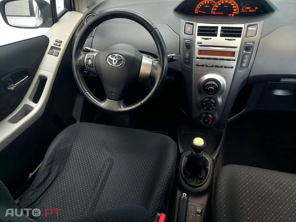 Toyota Yaris 1.0 VVT-i Comfort+AC