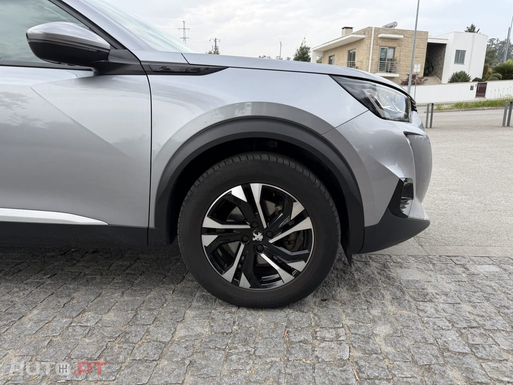 Peugeot E-2008 50 kWh Allure