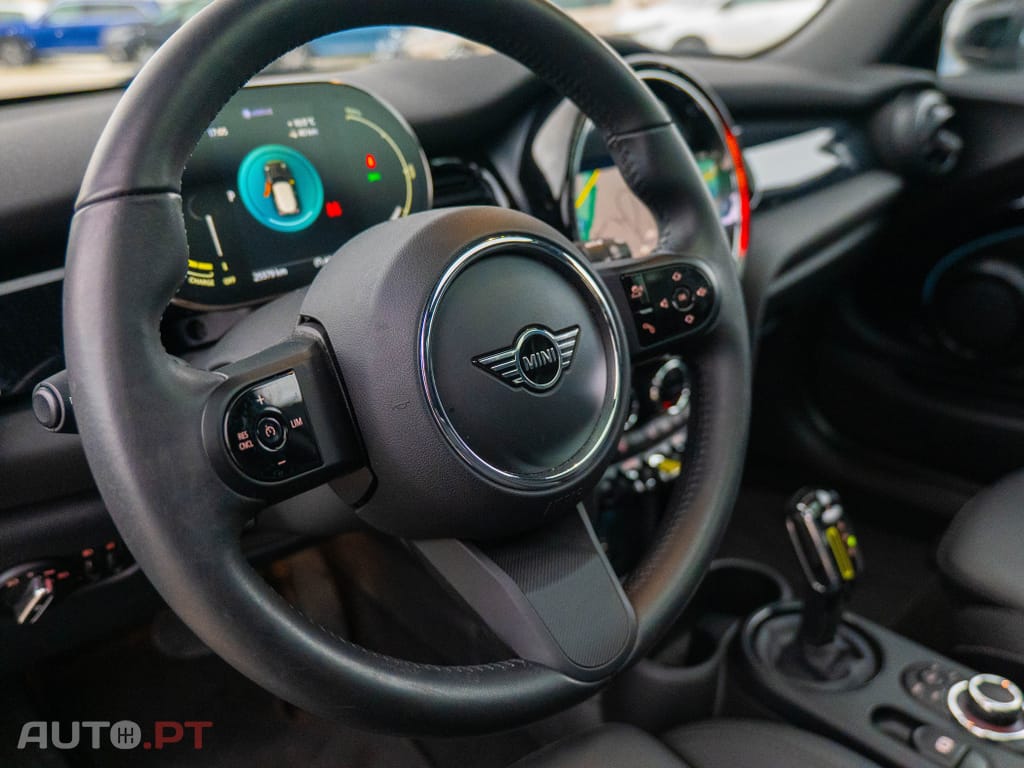 MINI Cooper Cooper SE Yours