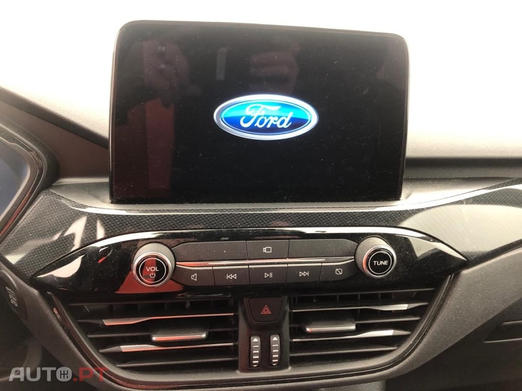 Ford Kuga 2.5 Powershift FHEV ST-Line