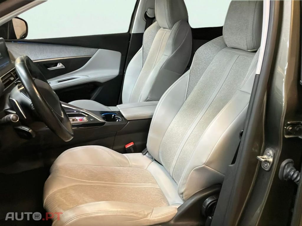 Peugeot 5008 1.2 PureTech Allure EAT8