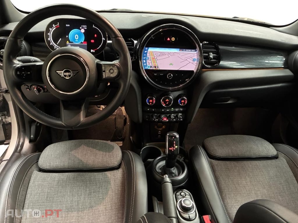 MINI Cooper Essential
