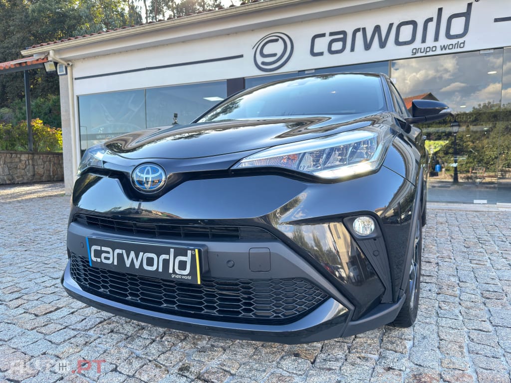 Toyota C-HR 2.0 Hybrid Square Collection