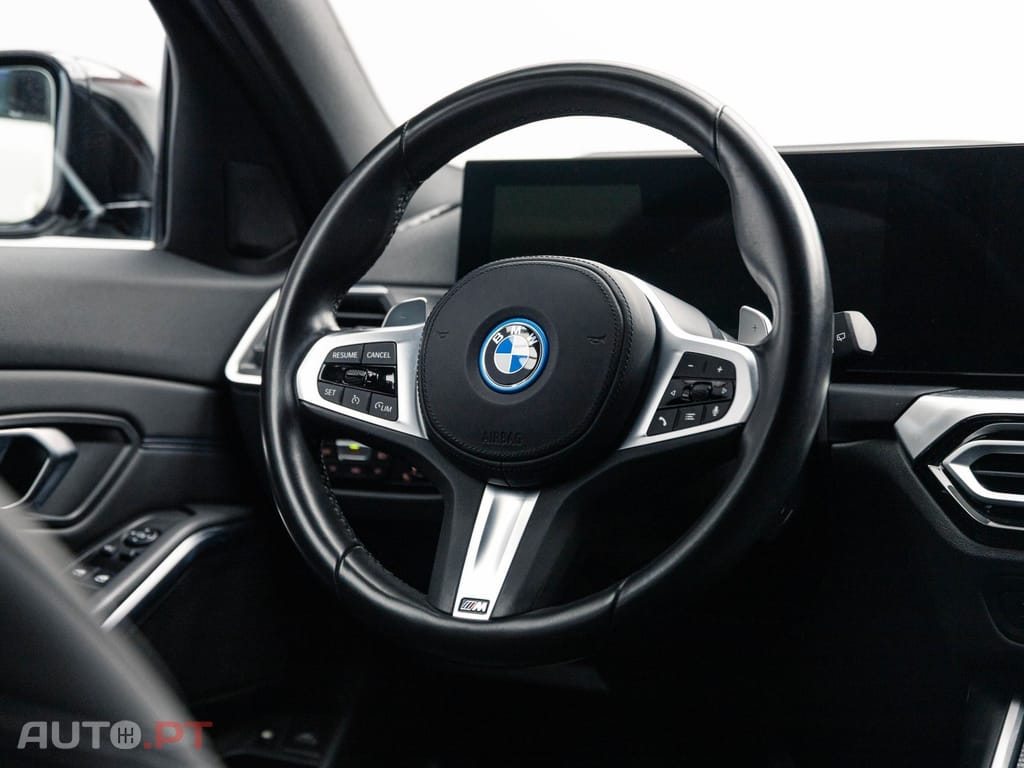 BMW 330 e Pack Desportivo M Auto