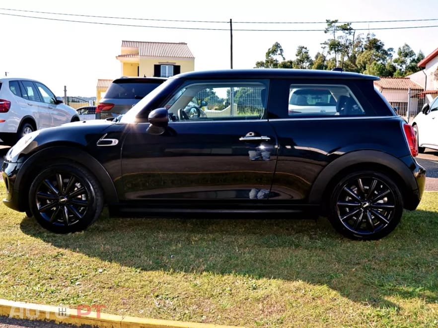 MINI Cooper Cooper D Auto