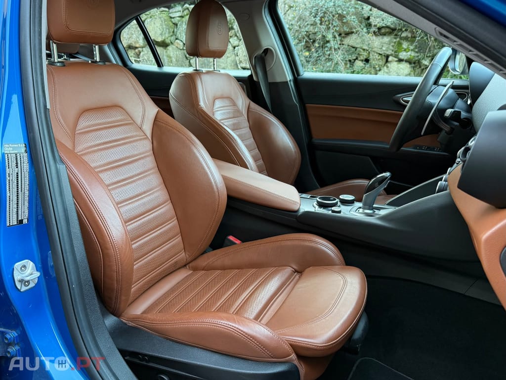 Alfa Romeo Giulia 2.0 Turbo 16V AT8-Q4 Veloce