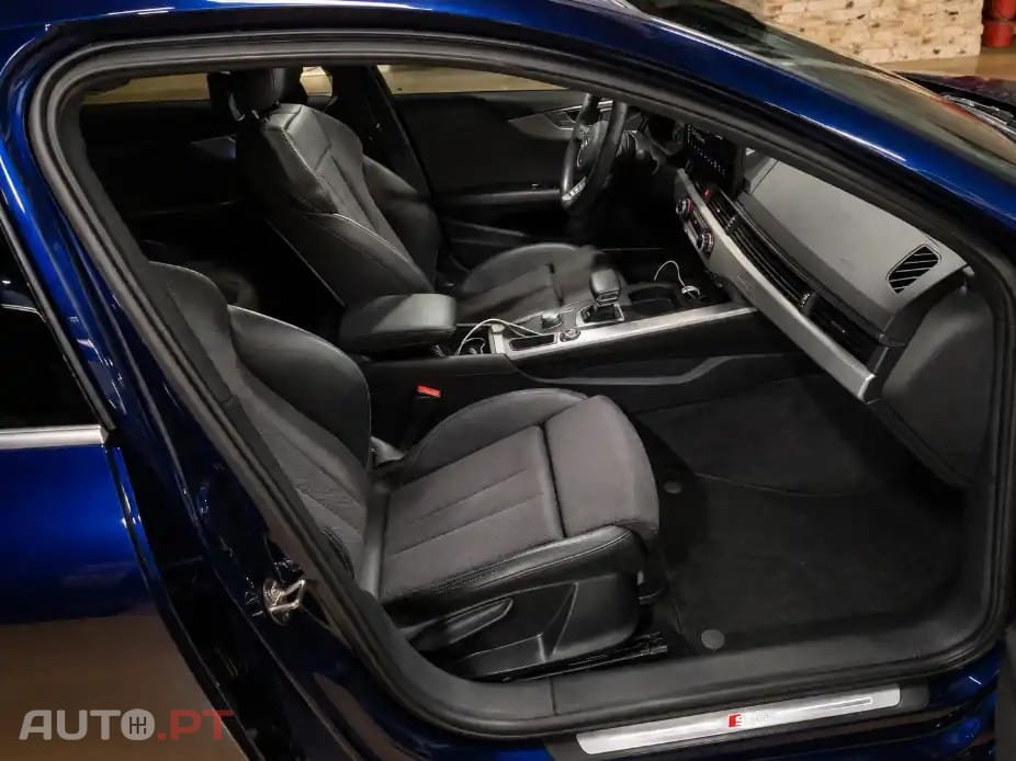 Audi A4 40 TDI S line S tronic