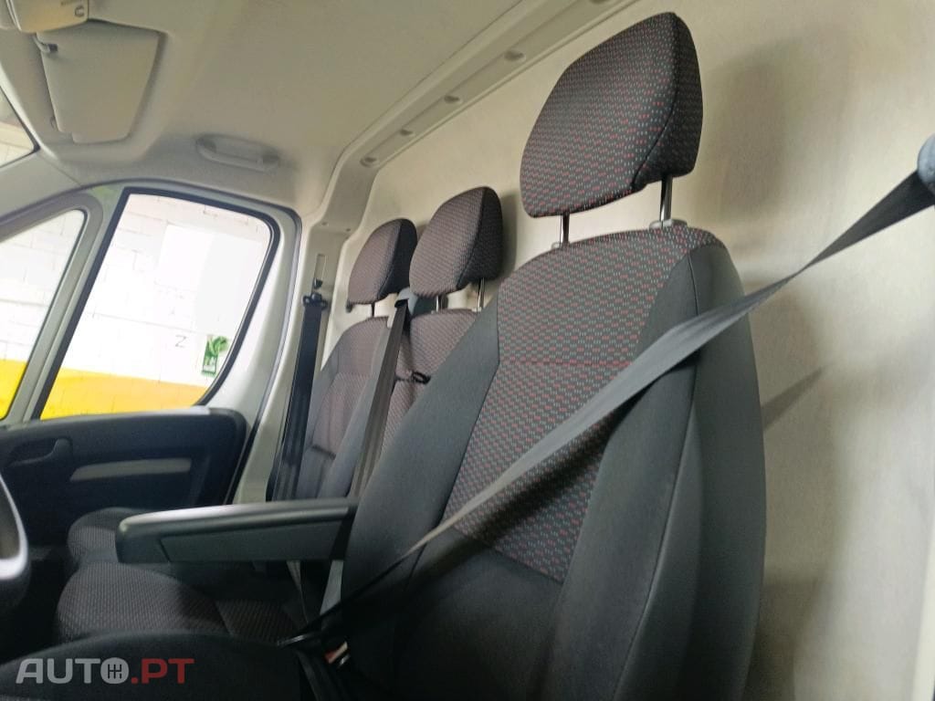 Peugeot Boxer 2.2 BlueHDi 335 L2H2 Premium