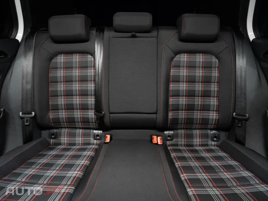 Volkswagen Golf GTI Performance BlueMotion DSG