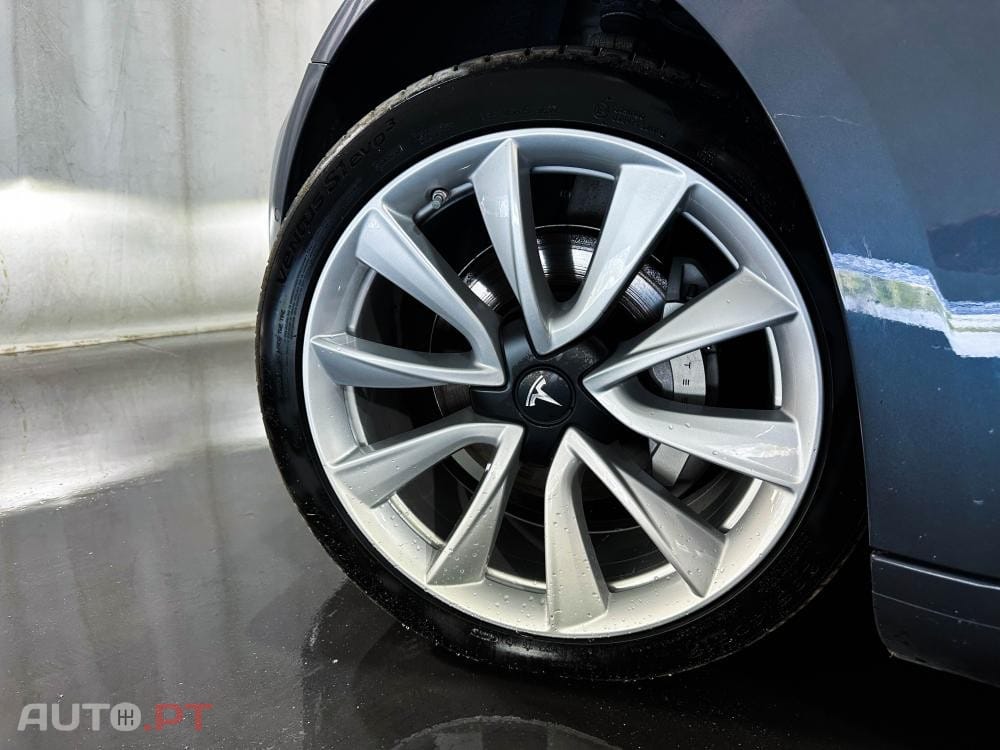 Tesla Model 3 Long-Range Dual Motor AWD