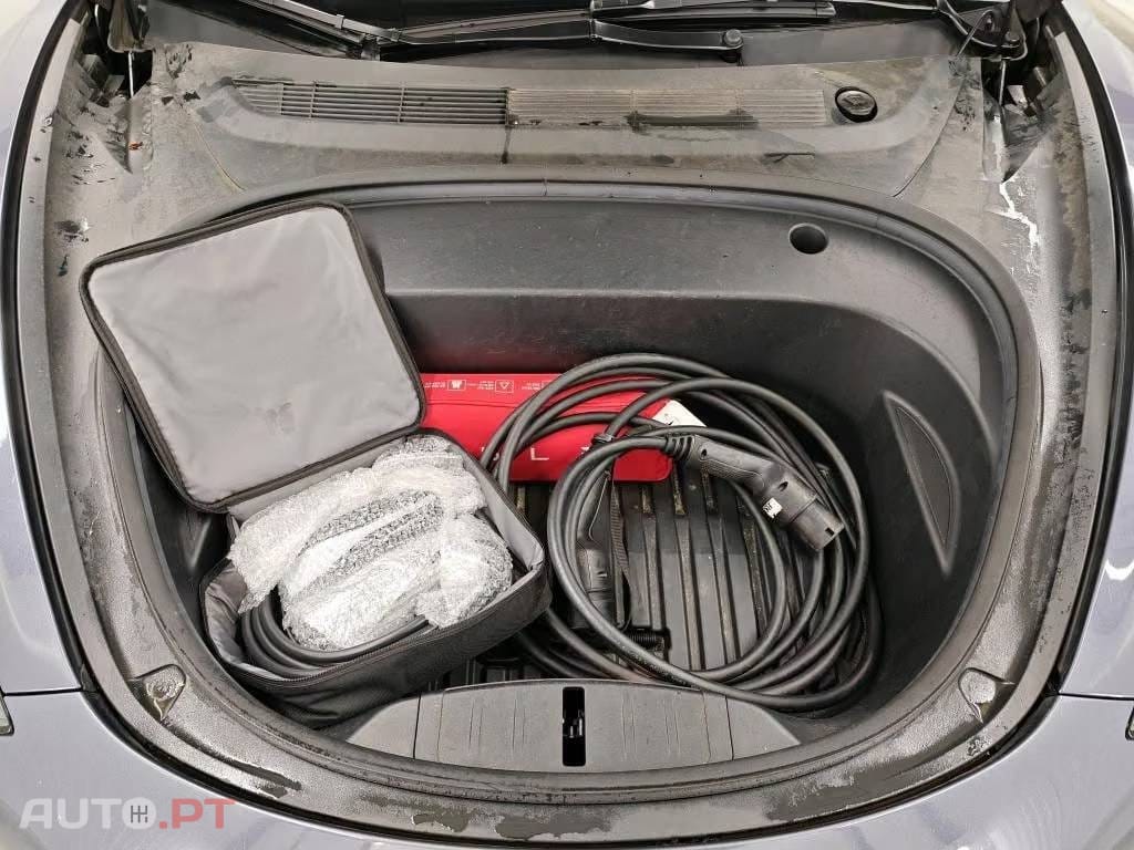 Tesla Model 3 Long-Range AWD