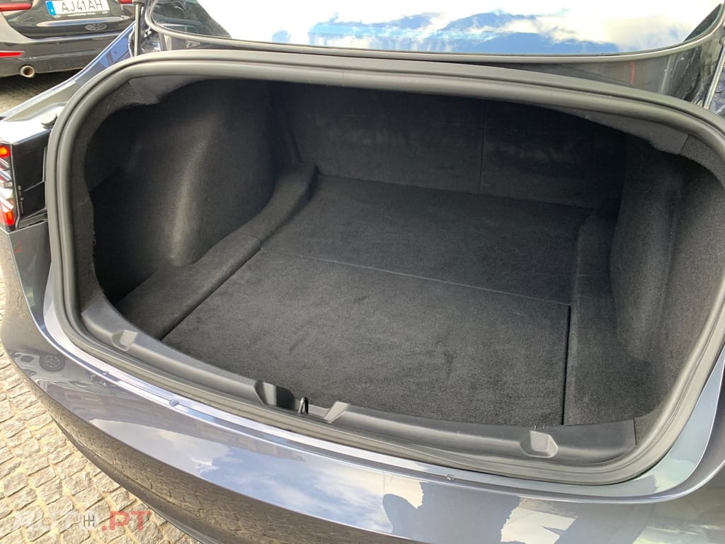 Tesla Model 3 Long-Range Dual Motor AWD