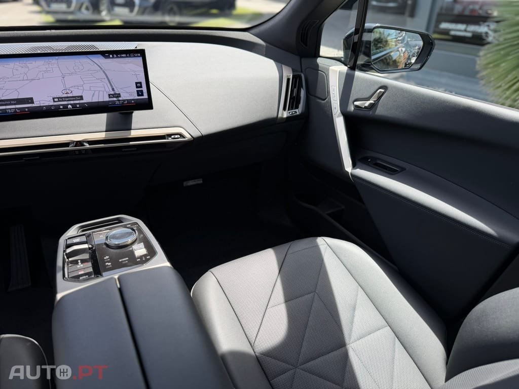 BMW iX xDrive 40 Pack Desportivo