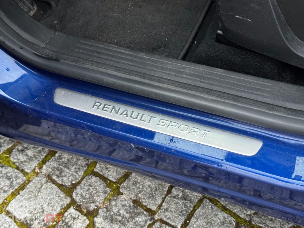 Renault Captur 1.6 E-Tech RS Line