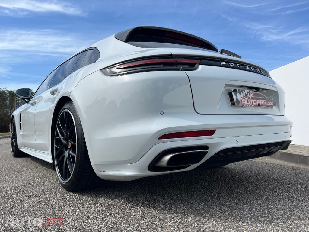 Porsche Panamera 4 E-Hybrid