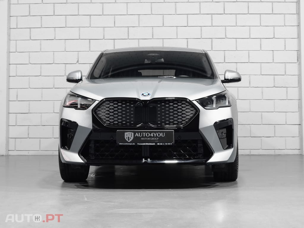 BMW iX2 xDrive30 Pack Desportivo M Pro