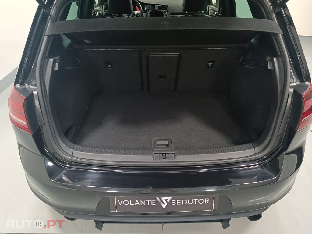 Volkswagen Golf GTI Performance DSG